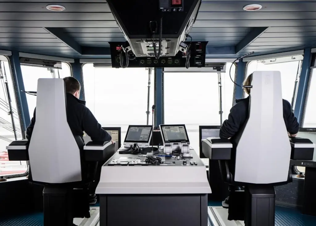 Kongsberg Maritime’s unique network radar solution is integrated with the K-Master aft bridge. (Photo: DBB Jack-Up Services A/S)