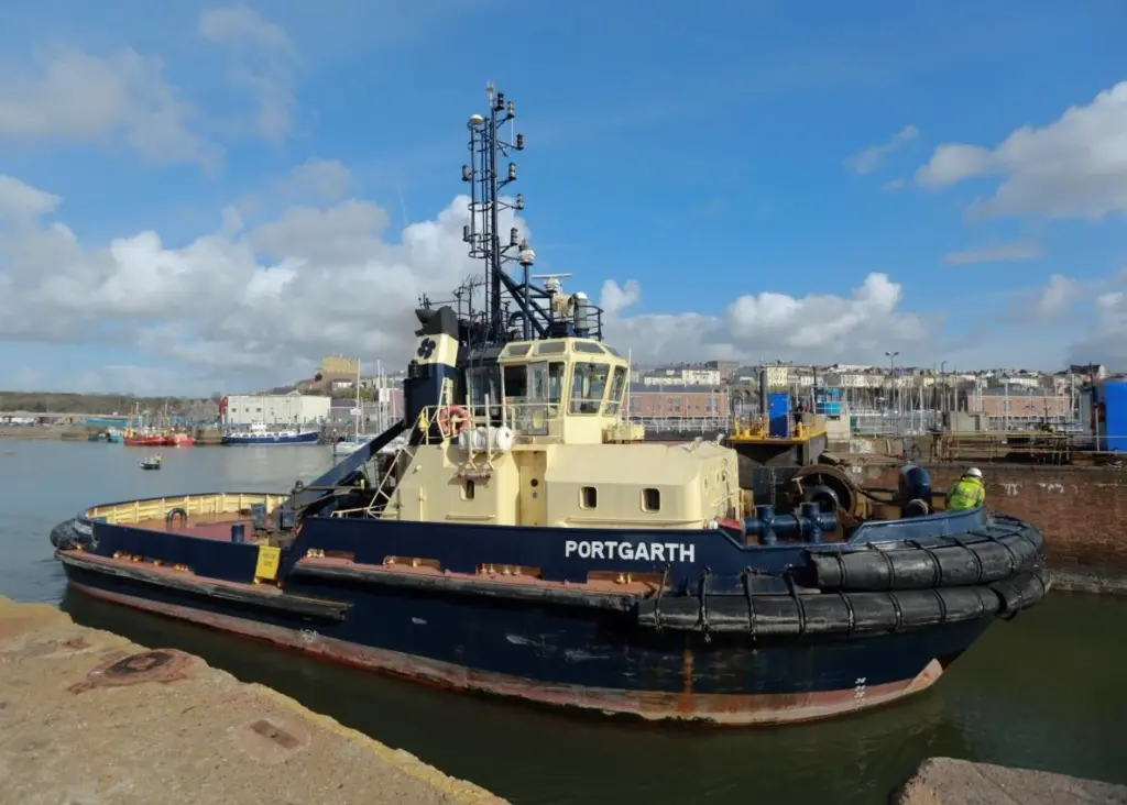 Portgarth enters the dry dock at Milford Docks