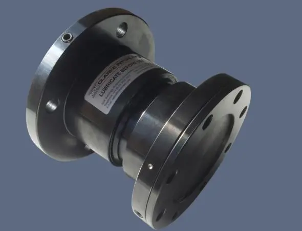 The Marinflex coupling is comprised of crownsplined hubs and sleeves with cartridge seals and DIN or SAE standard flanges