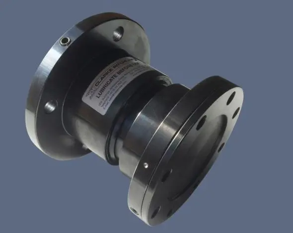 The Marinflex coupling is comprised of crownsplined hubs and sleeves with cartridge seals and DIN or SAE standard flanges