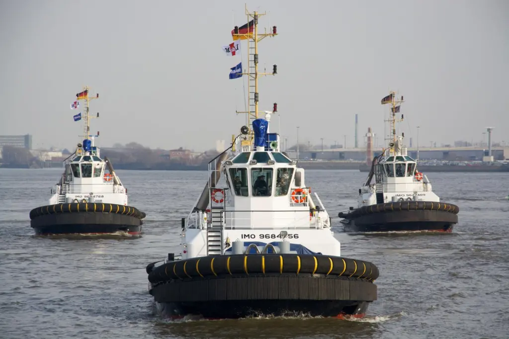 URAG's Hamburg family group photo, left to right 'Brake', 'Perfect' and 'Prompt' (Damen)