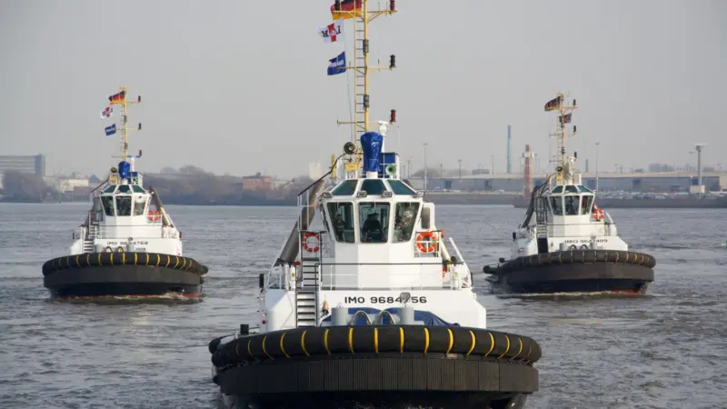 URAG's Hamburg family group photo, left to right 'Brake', 'Perfect' and 'Prompt' (Damen)