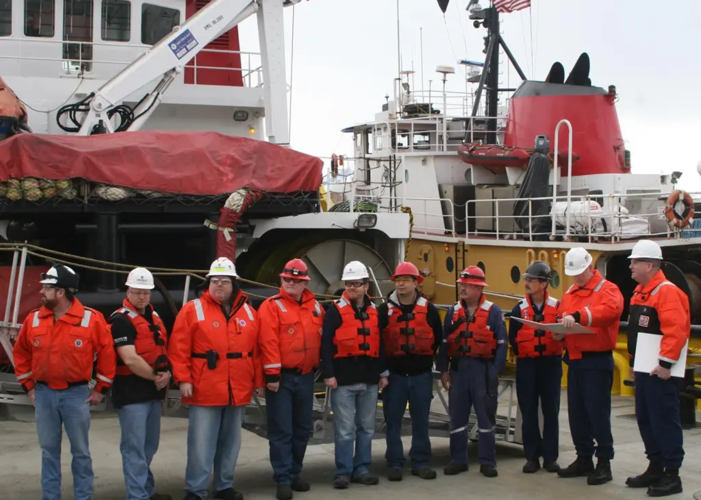 The crew of Crowley's tug 'Alert' have been commended by the US Coast Guard (Crowley)