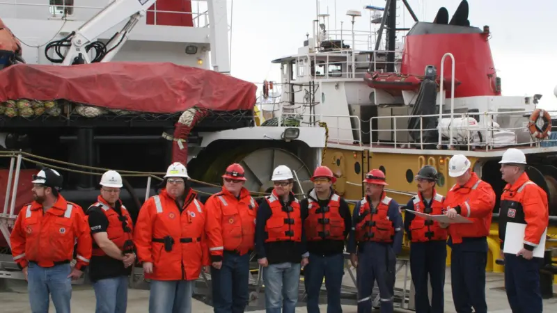 The crew of Crowley's tug 'Alert' have been commended by the US Coast Guard (Crowley)