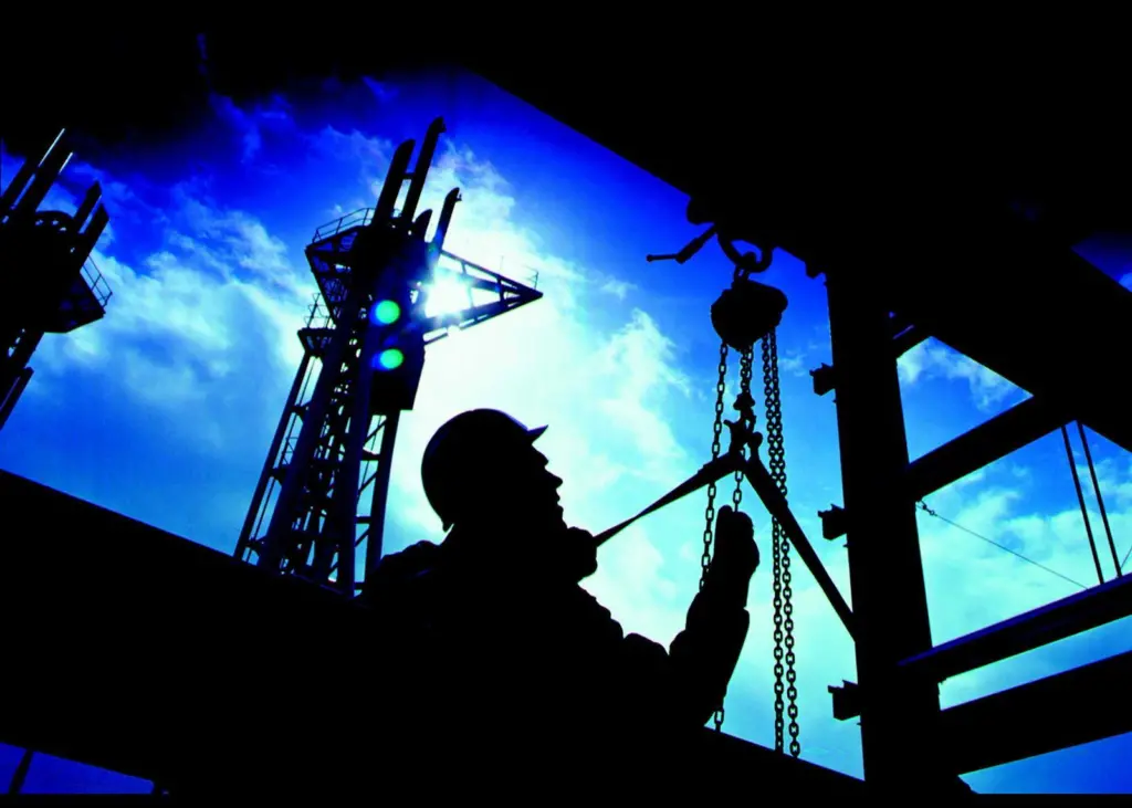 LEEA stepped into the gap and introduced both a code that guides the use and manufacture of everything from slings and eyebolts to the cranes themselves alongside training courses