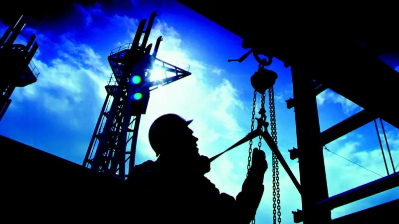 LEEA stepped into the gap and introduced both a code that guides the use and manufacture of everything from slings and eyebolts to the cranes themselves alongside training courses