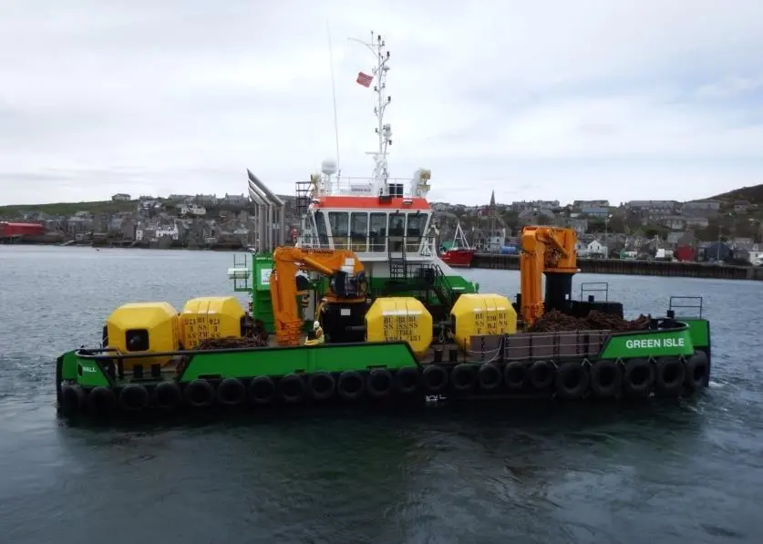The vessel’s first job was laying the moorings for Green Marine’s heavy-lifting barge