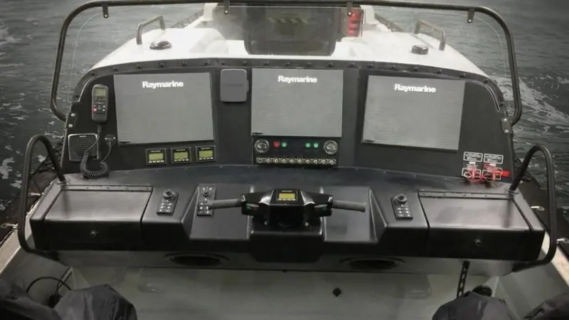 Two 300 hp Volvo Penta D4 engines and DPH drives are controlled with the fly-by-wire Ullman Steering bar Control System