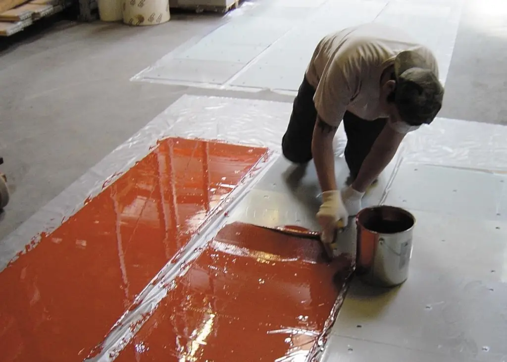 Application of the Sikafloor® Marine PU-Red flooring system.