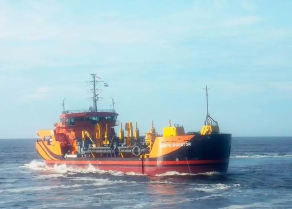 Barito Equator is the largest Damen standard hopper dredger built thus far