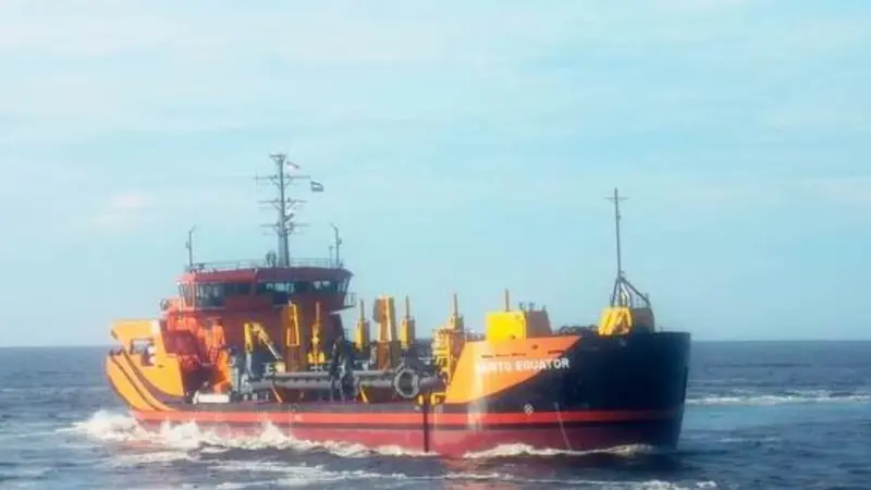 Barito Equator is the largest Damen standard hopper dredger built thus far