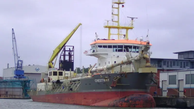 Medium capacity trailing suction hopper dredgers will be deployed for the project