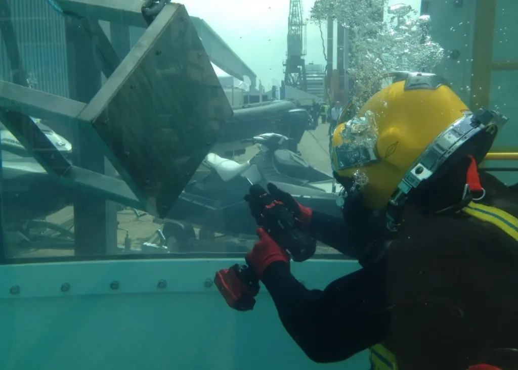 The drill was demonstrated in the dive tank on the quayside at Seawork