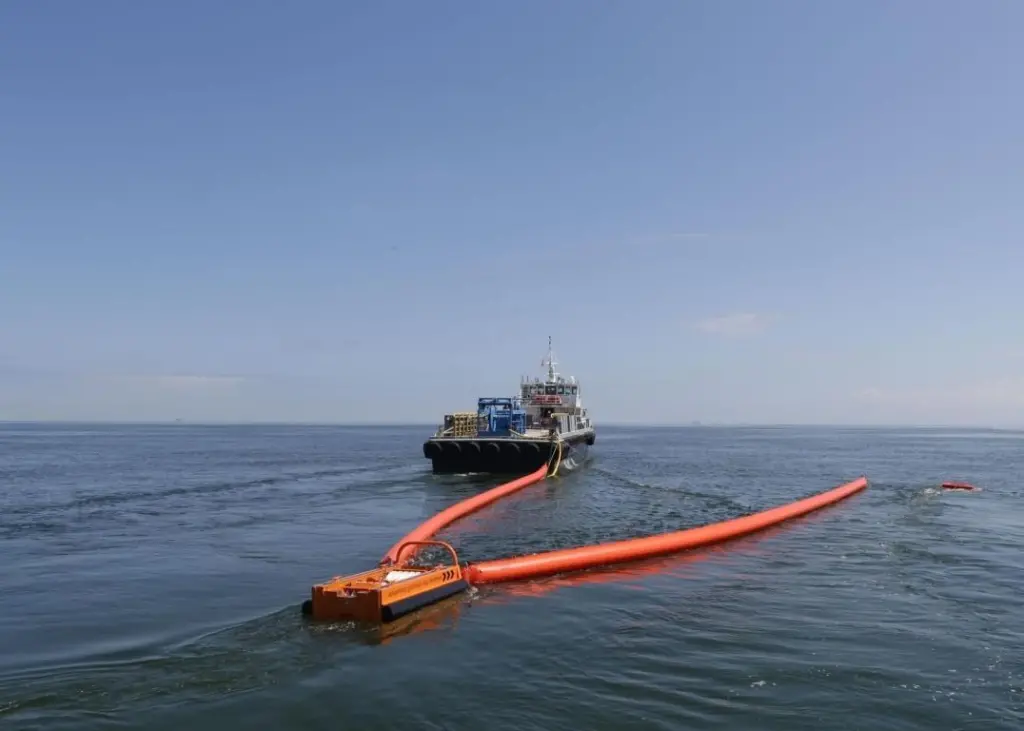 The self-contained system is wirelessly remote controlled