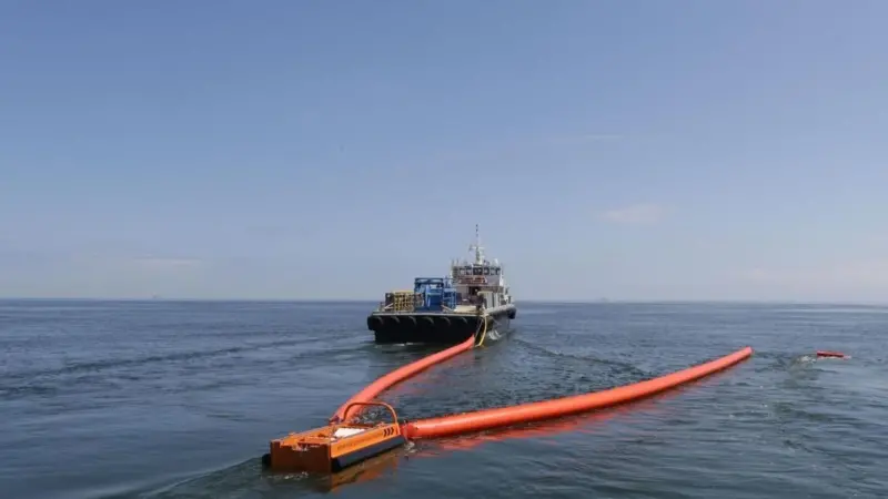 The self-contained system is wirelessly remote controlled