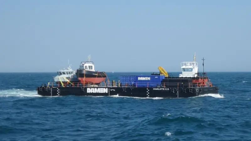 The pontoon was towed by the Damen-built tug 'MTS Taktow' to Southampton