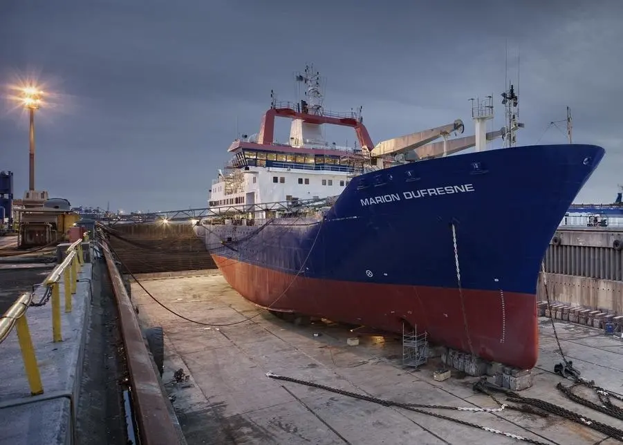 Work included the replacement of the vessel’s most important scientific apparatus, the multi-beam sonar