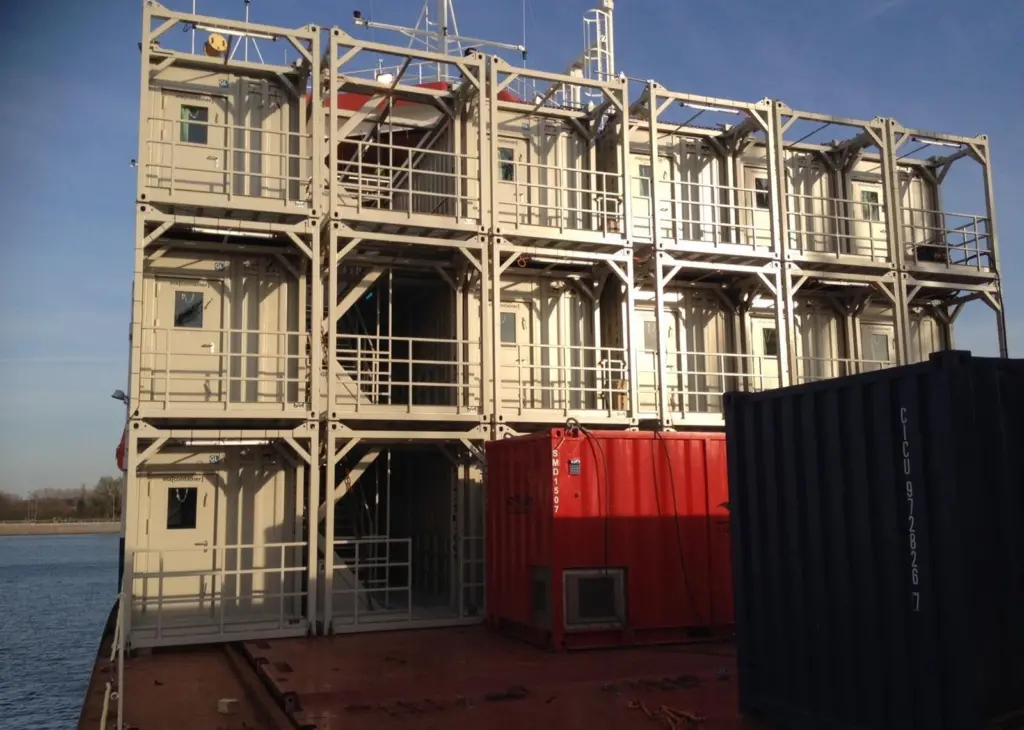 ELA Offshore now provides accommodation, lounges and work spaces at sea and has already rented out 370 offshore units