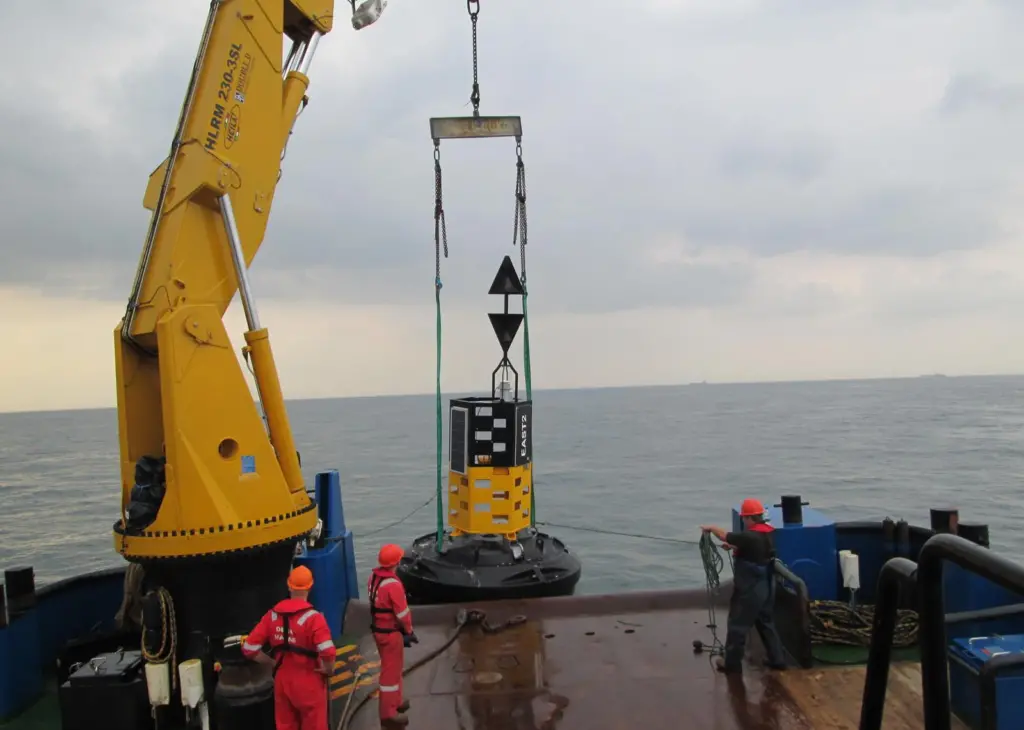 Delta Marine’s ‘Whalsa Lass’ has a 100 tonne winch and twin Heila3 SL 230t/m knuckleboom cranes further add to its capabilities