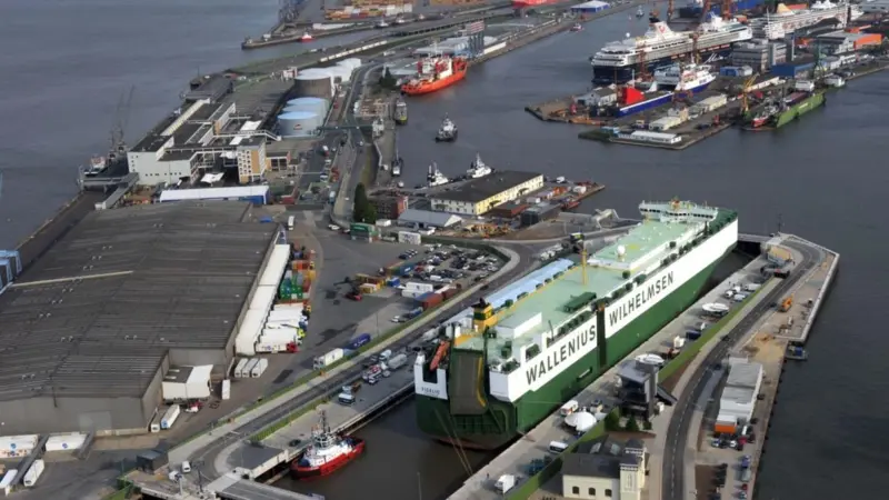 Lock under build in 2010