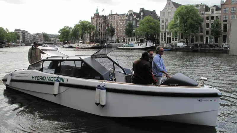 The 9m, 100 hp model is being aimed at the water taxi, ferry and public utility craft market