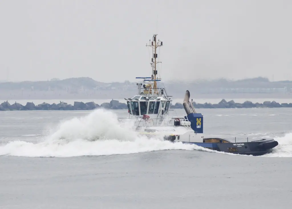 Smit's harbour tugs are particularly active in Rotterdam (Peter Barker)