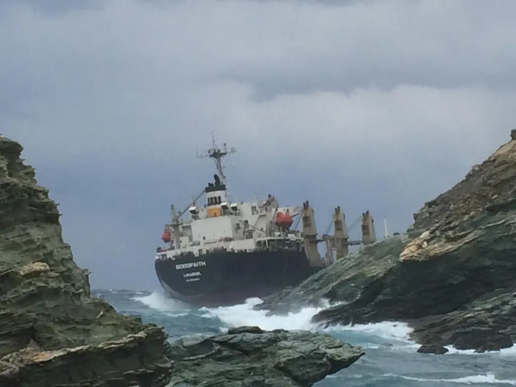Anti-pollution services were provided for the bulker 'Goodfaith' (Tsavliris)