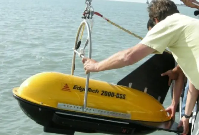 The system comes complete with a towfish