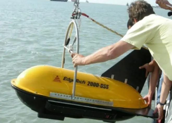 The system comes complete with a towfish