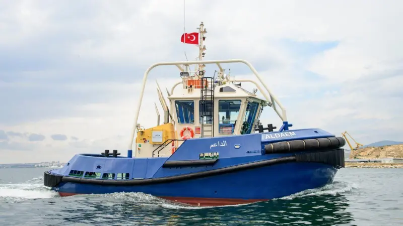 'Aldaem' exhibits all the typical features of a line-handling tug (Sanmar)