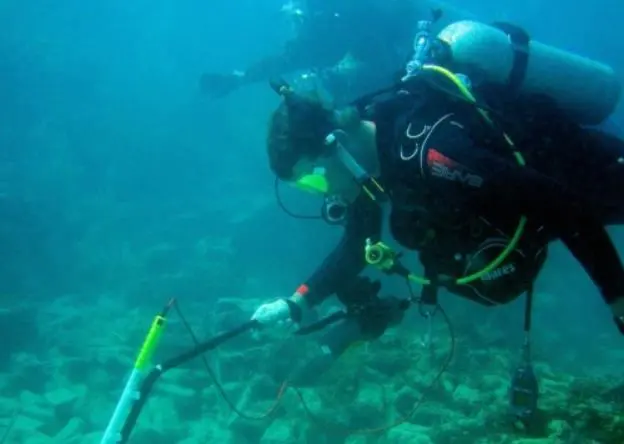 The Aquascan DX 300 Magnetometer has been chosen for this purpose, as it is arguably the most commonly used in this field
