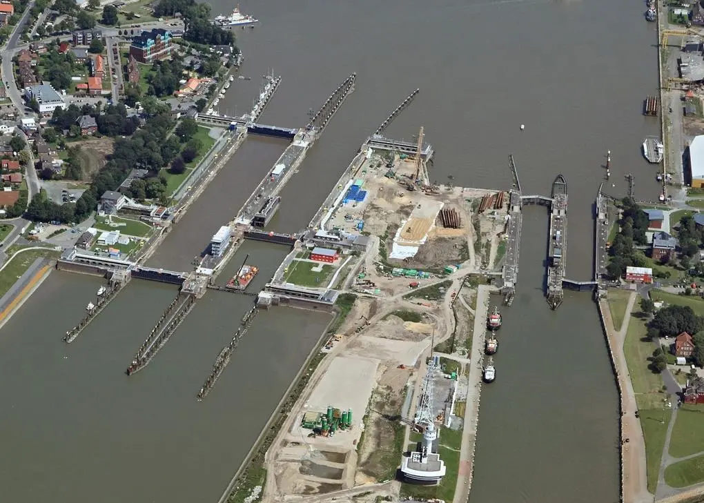 Fifth lock takes shape, but slowly