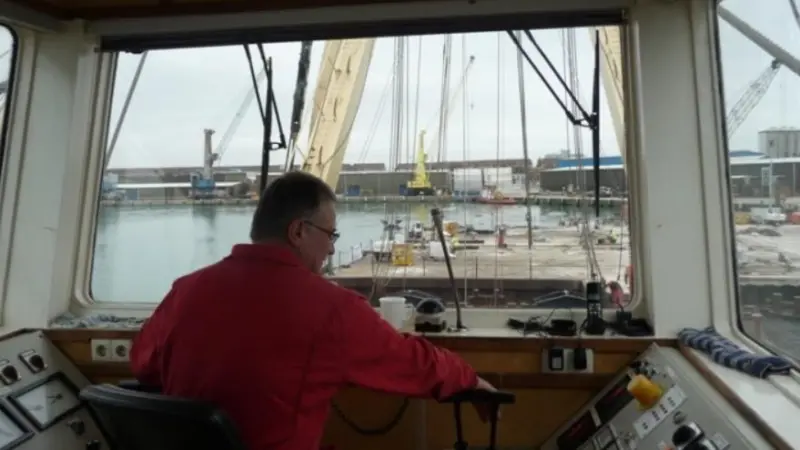The bridge of Herbosch-Kiere Marine's 'Enak'