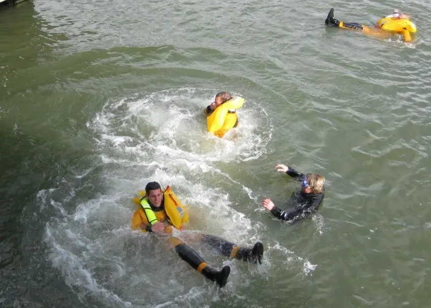 The Smartfind S20 is intended to be attached to a lifejacket