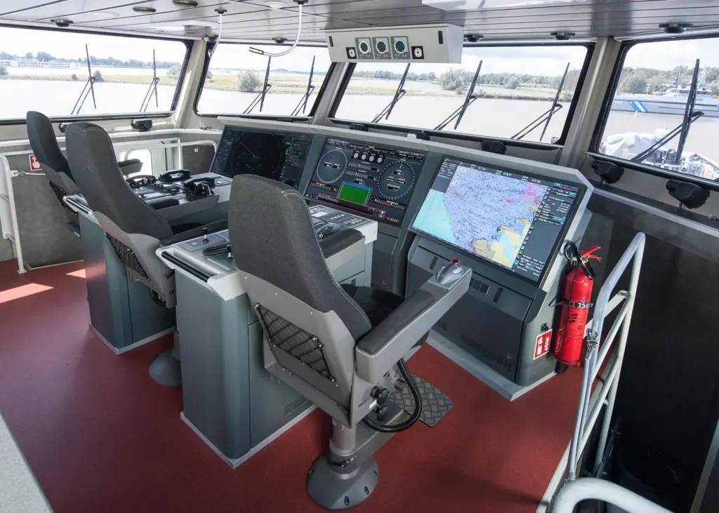First delivery of 46-inch display AlphaBridge