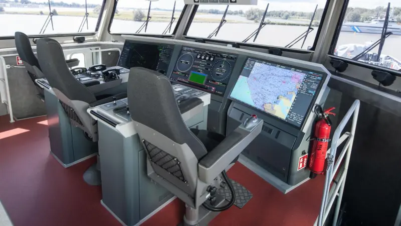 First delivery of 46-inch display AlphaBridge