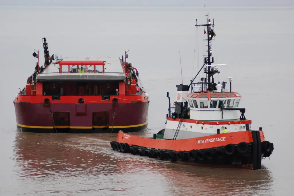 'MTS Vengeance' assisting the barge 'Terra Marique' (MTS Group)