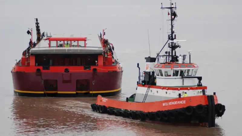 'MTS Vengeance' assisting the barge 'Terra Marique' (MTS Group)