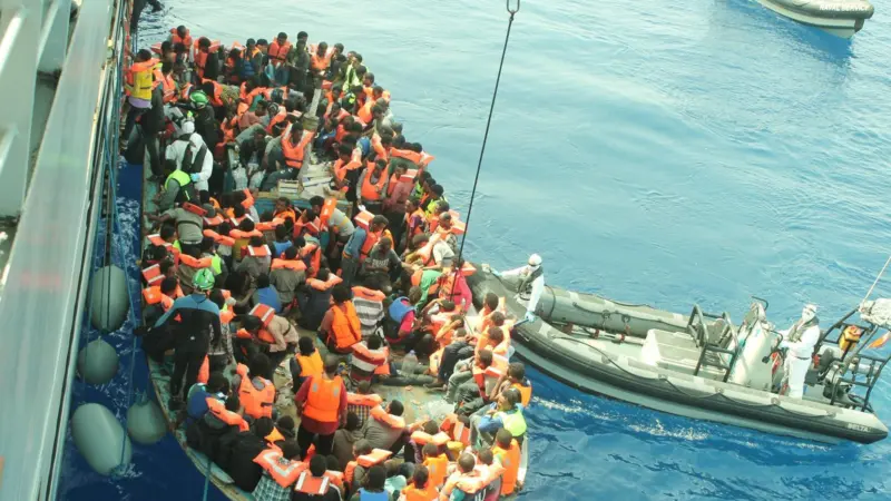 The new e-course addresses the rescue of refugees and migrants at sea