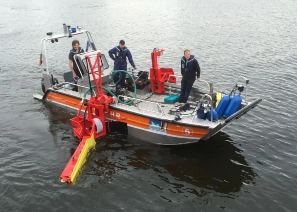 Oil skimmer on Faster 650 Cat (Photo: NordlandHansa)