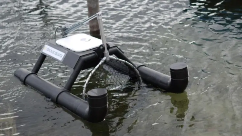 Mini-E Cleaner with net down in cleaning mode