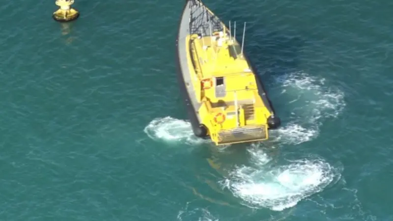 Station keeping mode allows the vessel to automatically hold a GPS position and heading