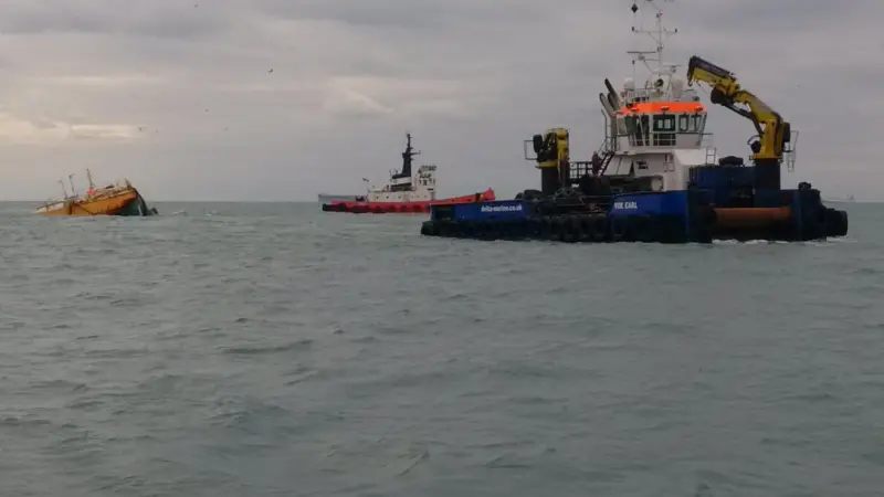 'Voe Earl' and Wello Penguin arrive at Falmouth (Delta Marine)