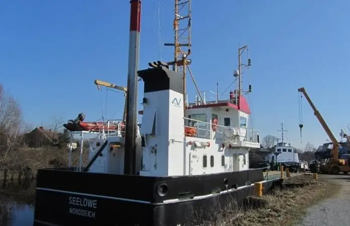 Diedrich bags crane work as well as ferries