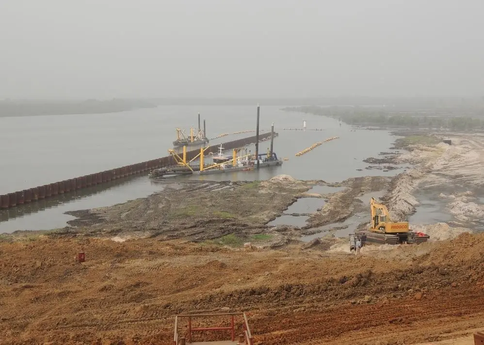 00_50100_MJAPR16Dredging-Damen