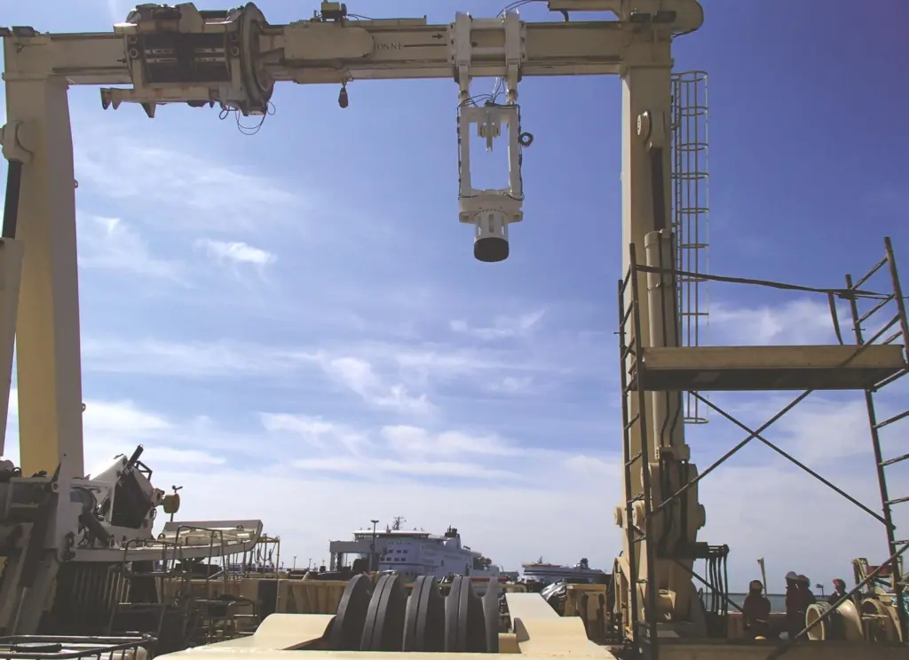 Working straight out of the box, the X-Wave active heave compensation system doesn’t need a commissioning period