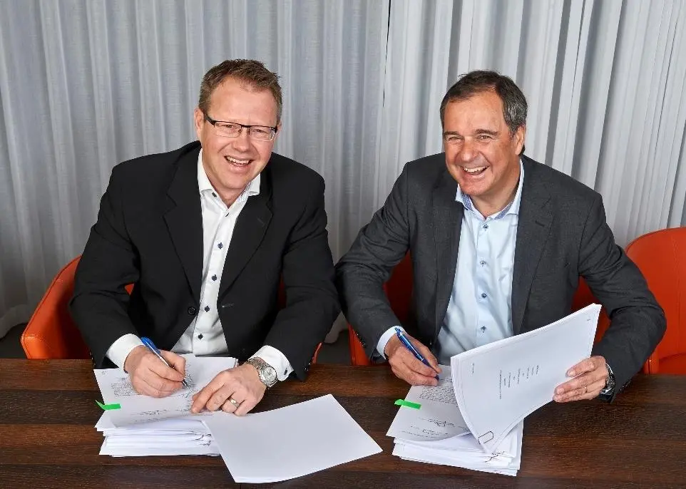 Per Landegren, CEO of Humphree, left, and Björn Ingemanson, president of Volvo Penta