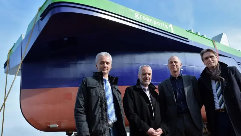 They are proud of their project (from left to right): Ralf Wendorff (technician bremenports), Horst Rehberg (Managing Director bremenports), Roelof Kregel (Technical Managing Director SCHN), Robert Howe (Managing Director bremenports).