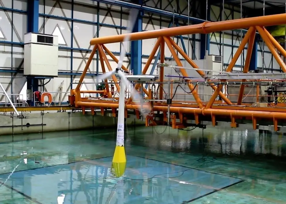 The origins of the AWC's design lay in the concrete articulated column developed by the DORIS Group