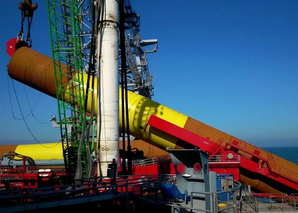 The first 10 monopiles have been installed on schedule by the 'Oleg Strashnov'